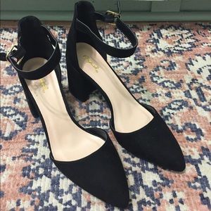 Black block heels pointy toe